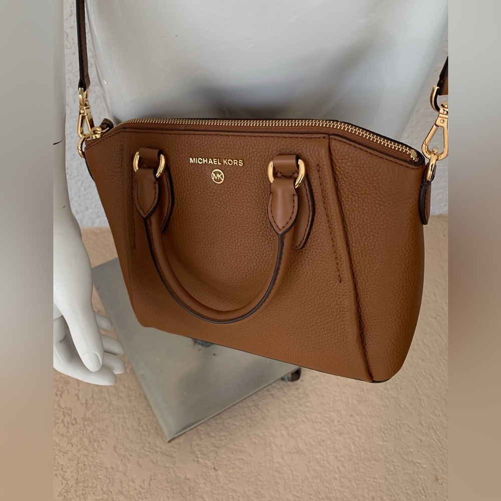 MICHAEL KORS LEATHER CROSSBODY - Picture 2 of 15